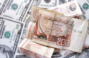 Algerian Currency Takes Nosedive after Oil Revenue Plummeting
